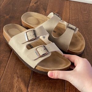 Coushionaire Beige Sandals Size 9M